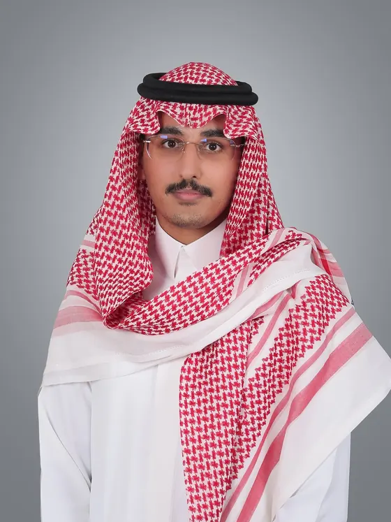 الأستاذ أحمد عبدالرحمن الشطيري — محامٍ مرخّص ومستشار عمالي، شريك في شركة الشطيري والغامدي بجدة